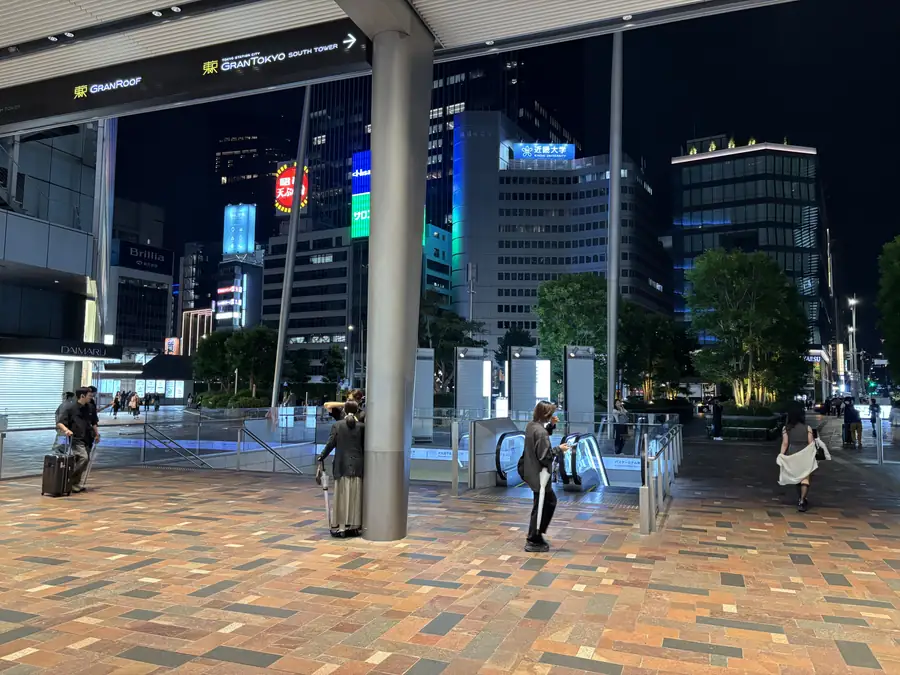 Night view outside the Yaesu side of Tokyo Station after leaving the ticket gates