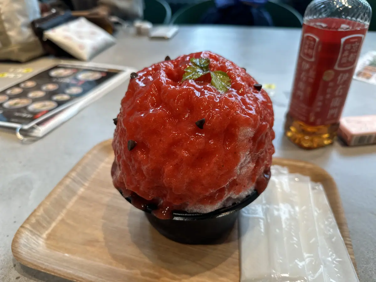 Japanese kakigori shaved ice served at Kakigori Collection Baton in Tokyo Midtown Yaesu